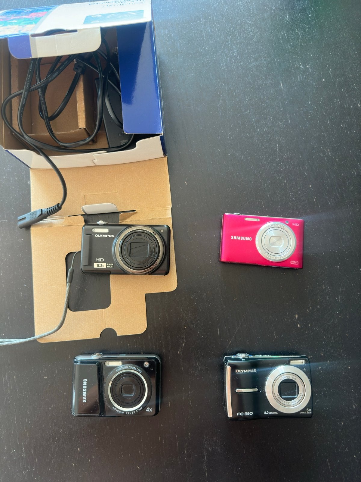Partij van 4 compactcamera's: Olympus en Samsung, Gebruikt, Verzenden, Oplader, Olympus