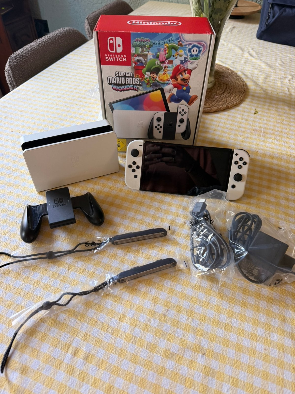 Nintendo switch oled wit, Spelcomputers en Games, Spelcomputers | Nintendo Switch, Zo goed als nieuw, Switch OLED, Met 1 controller