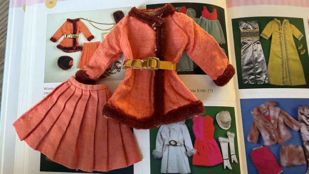 Barbie Winter Wow #1486 uit 1969-1970, Verzamelen, Ophalen of Verzenden, Zo goed als nieuw, Kleertjes