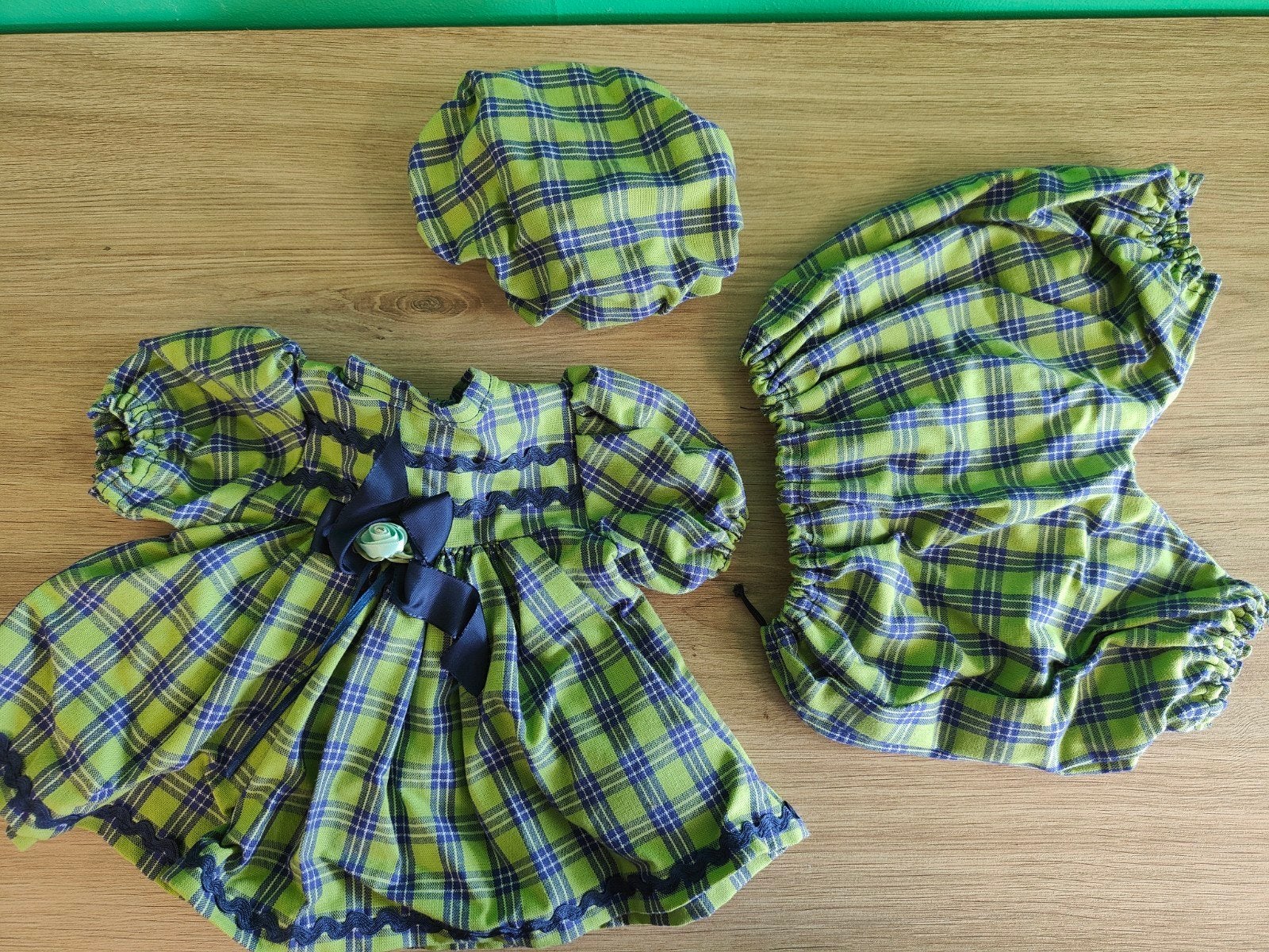 Partij van 8 poppenkleding sets met assecoires, Ophalen of Verzenden, Gebruikt, Babypop