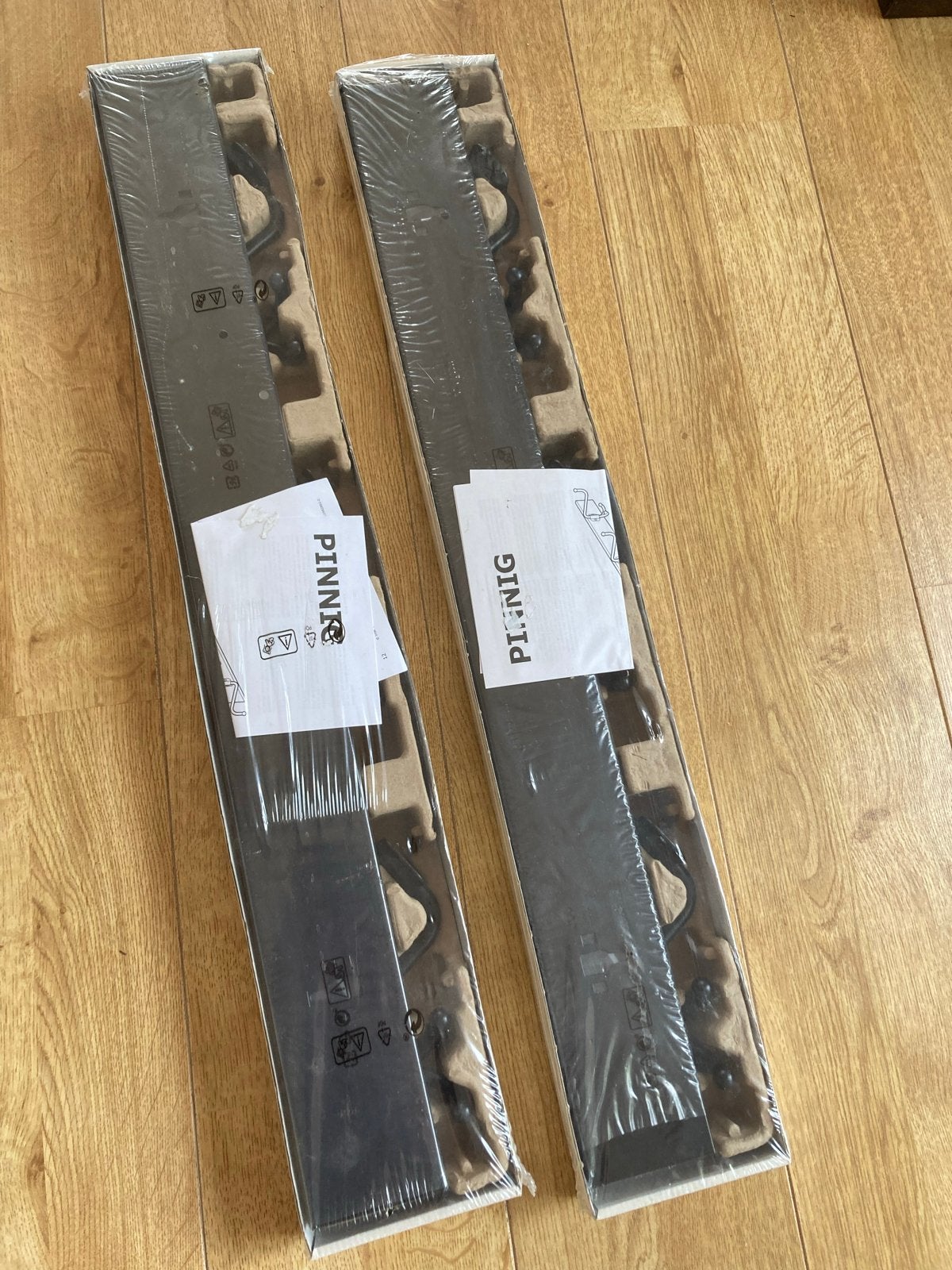 2 Nieuwe IKEA PINNIG kapstokken - Zwart metaal, Huis en Inrichting, Nieuw, Minder dan 100 cm, Metaal, Ophalen