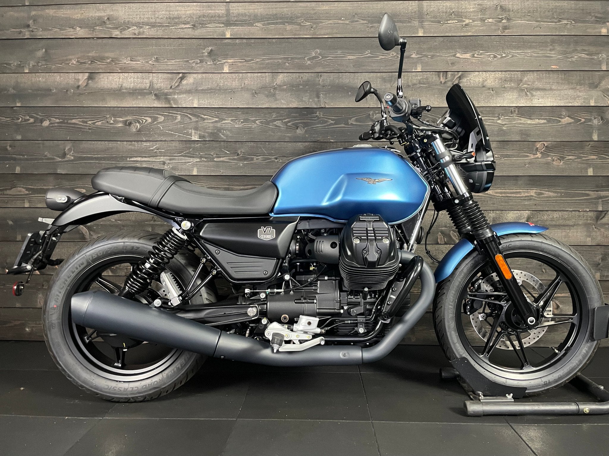 Moto Guzzi V7 IV 850 STONE (bj 2025), 853 cc, Meer dan 35 kW, Overig, Handgeschakeld