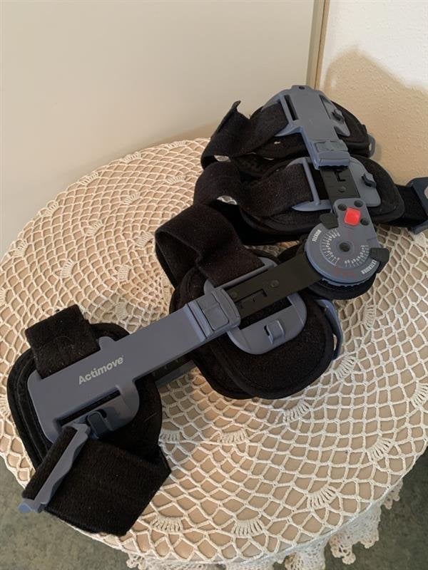 Kniebrace Actimove (universeel) Kniegewricht orthese, Diversen, Braces, Gebruikt, Ophalen of Verzenden