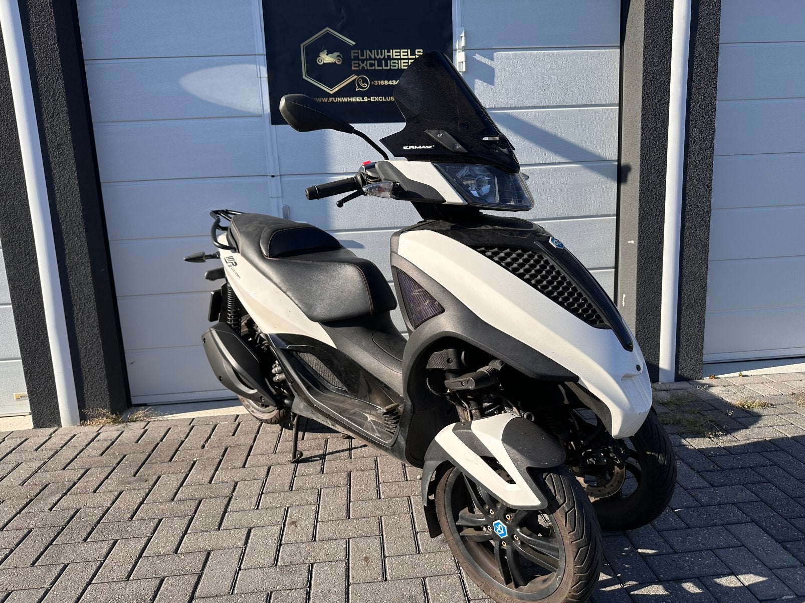 Piaggio MP3 Yourban 300 Motorscooter Wit Autorijbewijs B, Scooter, LED Verlichting, Automaat, 278 cc