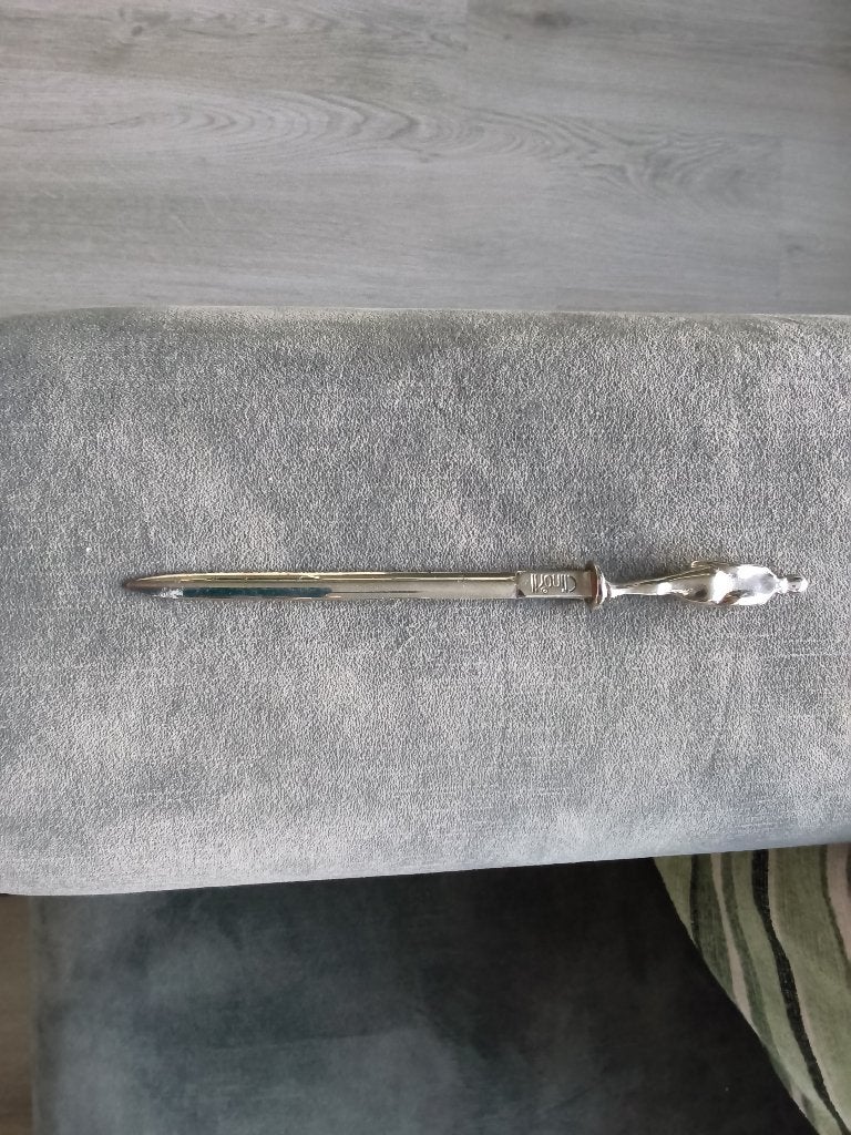 Brievenopener Clinoril, Ophalen