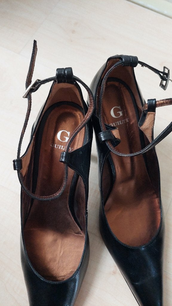 Vintage leren heels van merk Guilty maat 39 puntschoenen, Kleding | Dames, Pumps, Zwart, Ophalen of Verzenden, Zo goed als nieuw