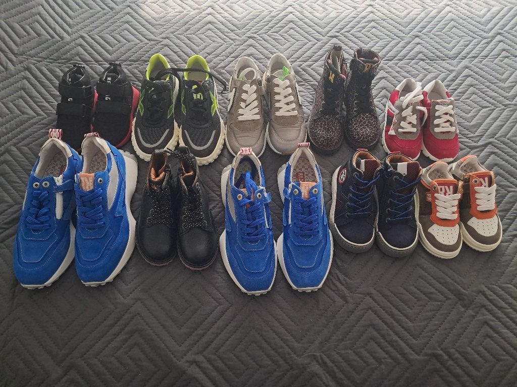 MEGA Partij 180 Paar Supermooie Nieuwe Merk Kinderschoenen, Ophalen, Jongen of Meisje, Schoenen, Nieuw