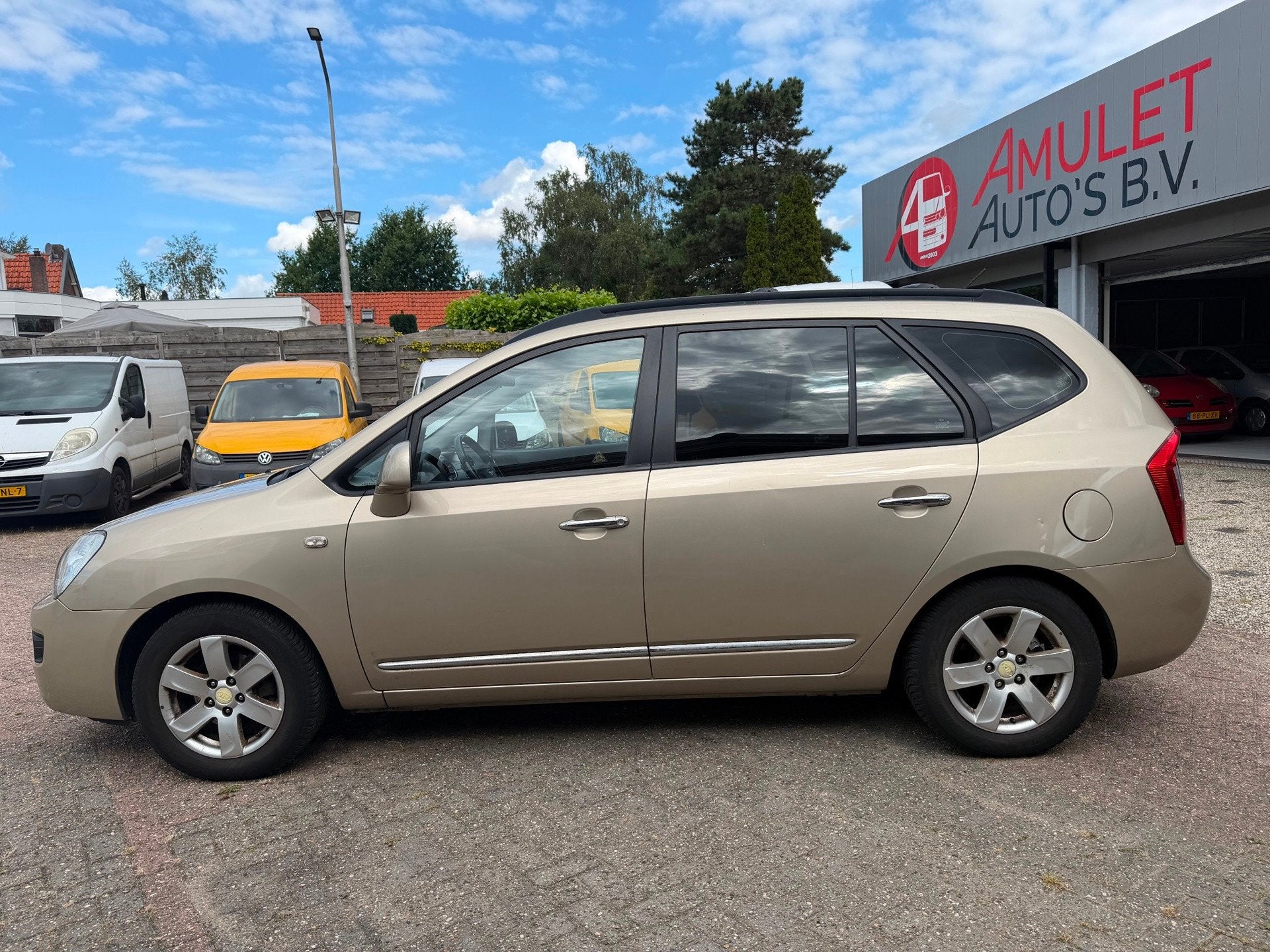 Kia Carens 2.0,X-ECUTIVEAUTOMAAT,AIRCO,121.677km, 1998 cc, Stof, Gebruikt, Parkeersensor