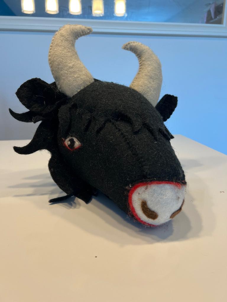 Stier van vilt, Ophalen, Zo goed als nieuw, Zwart, Decoratieobject