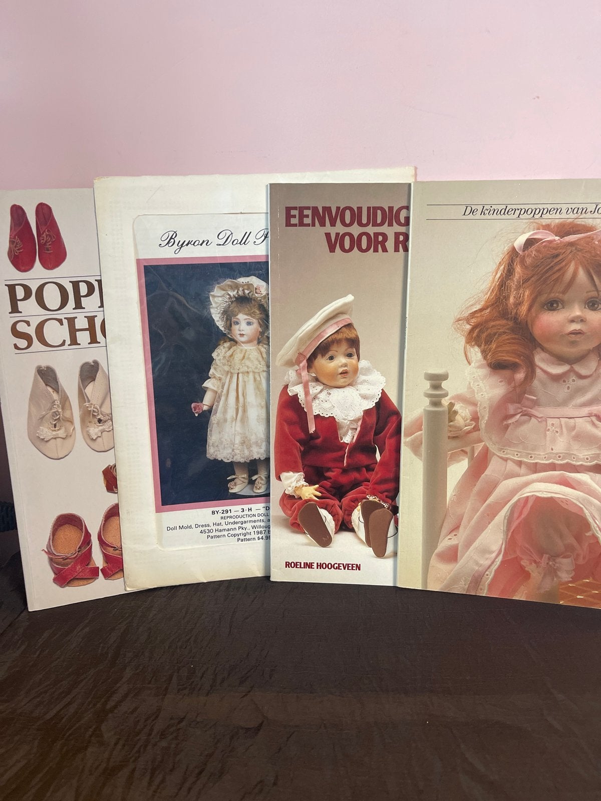 Boeken en patronen voor poppenkleding en -schoentjes, Ophalen of Verzenden, Gebruikt
