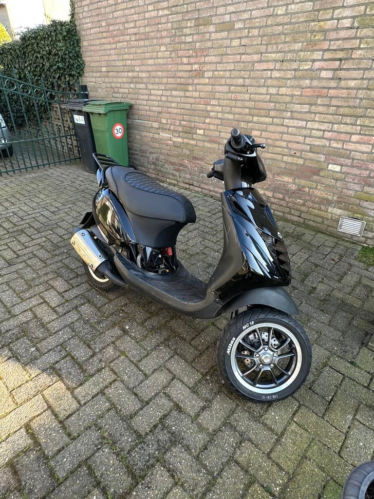 Zip 125 2t, Fietsen en Brommers, Scooters | Piaggio, Zo goed als nieuw, Zip, Tweetakt, Ophalen