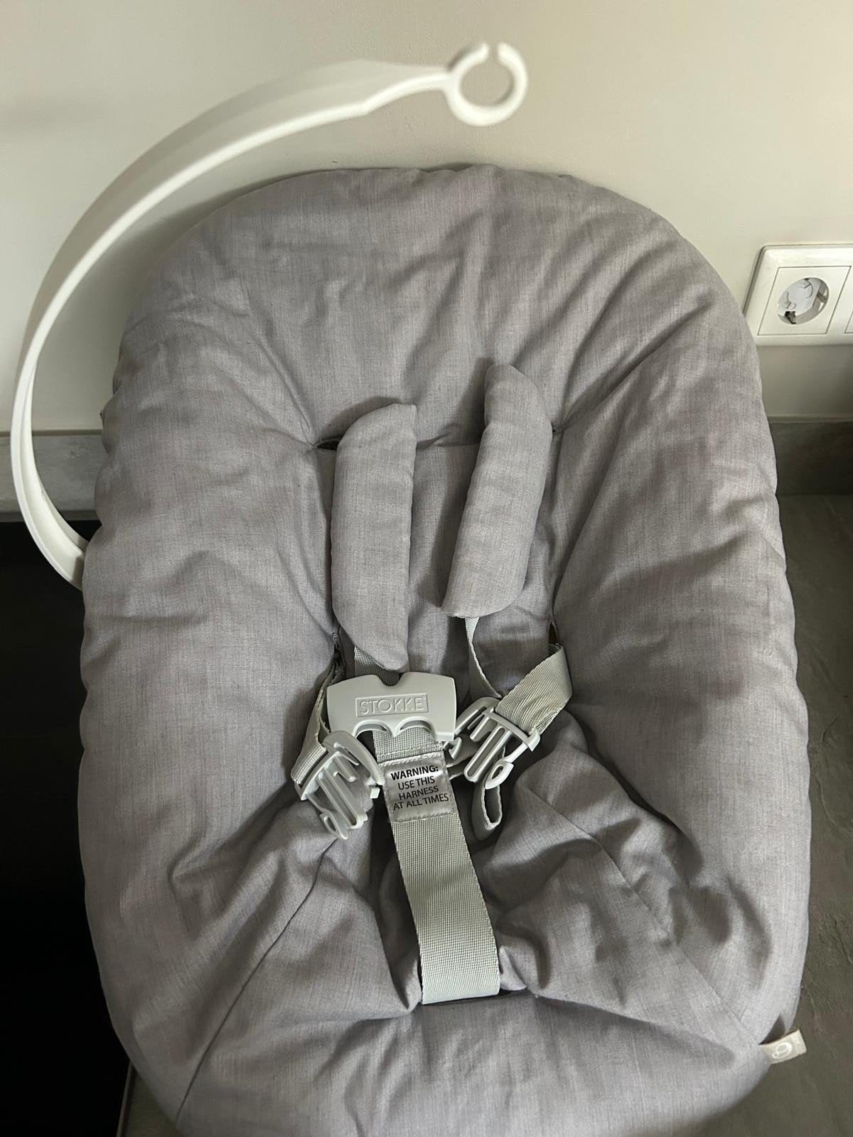 Stokke Tripp Trapp Newborn Set Grijs met Speelgoedhanger, Ophalen, Gebruikt, Overige typen, Gordel(s)