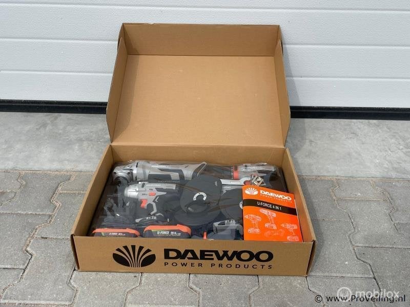 Online Veiling: Daewoo DAMWS266 powertools set, Nieuw