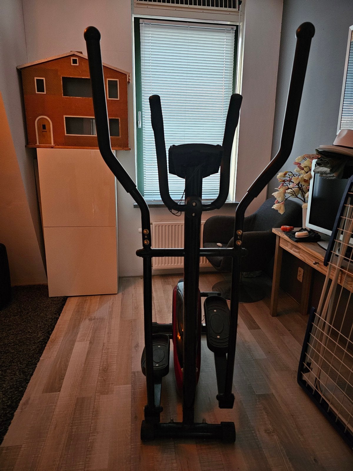 Rössler Fit Crossing Crosstrainer - Zo goed als nieuw, Ophalen, Benen, Zo goed als nieuw, Crosstrainer