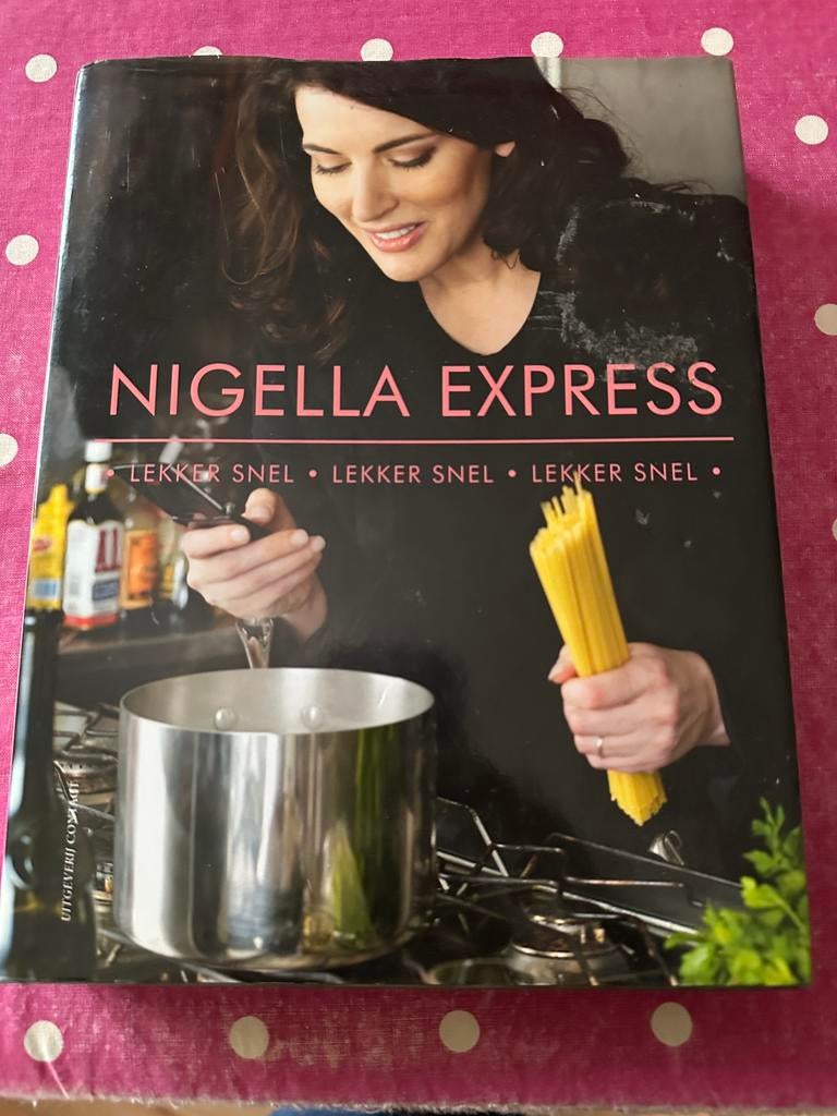 Nigella Lawson - Nigella Express, Boeken, Ophalen of Verzenden, Zo goed als nieuw, Nigella Lawson