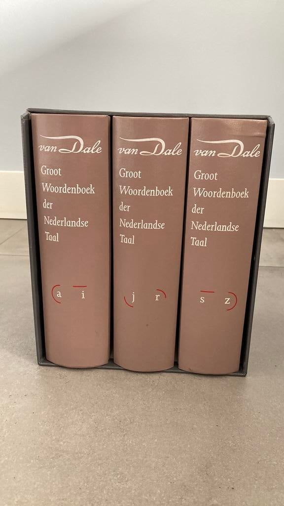 Groot Woordenboek der Nederlandse Taal, Nederlands, Ophalen of Verzenden, Zo goed als nieuw, Van Dale