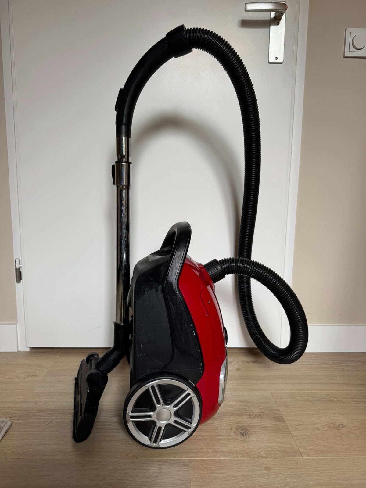 Compacte Andersson VMC 2.5 stofzuiger, Zo goed als nieuw, Minder dan 1200 watt, Ophalen, Stofzak