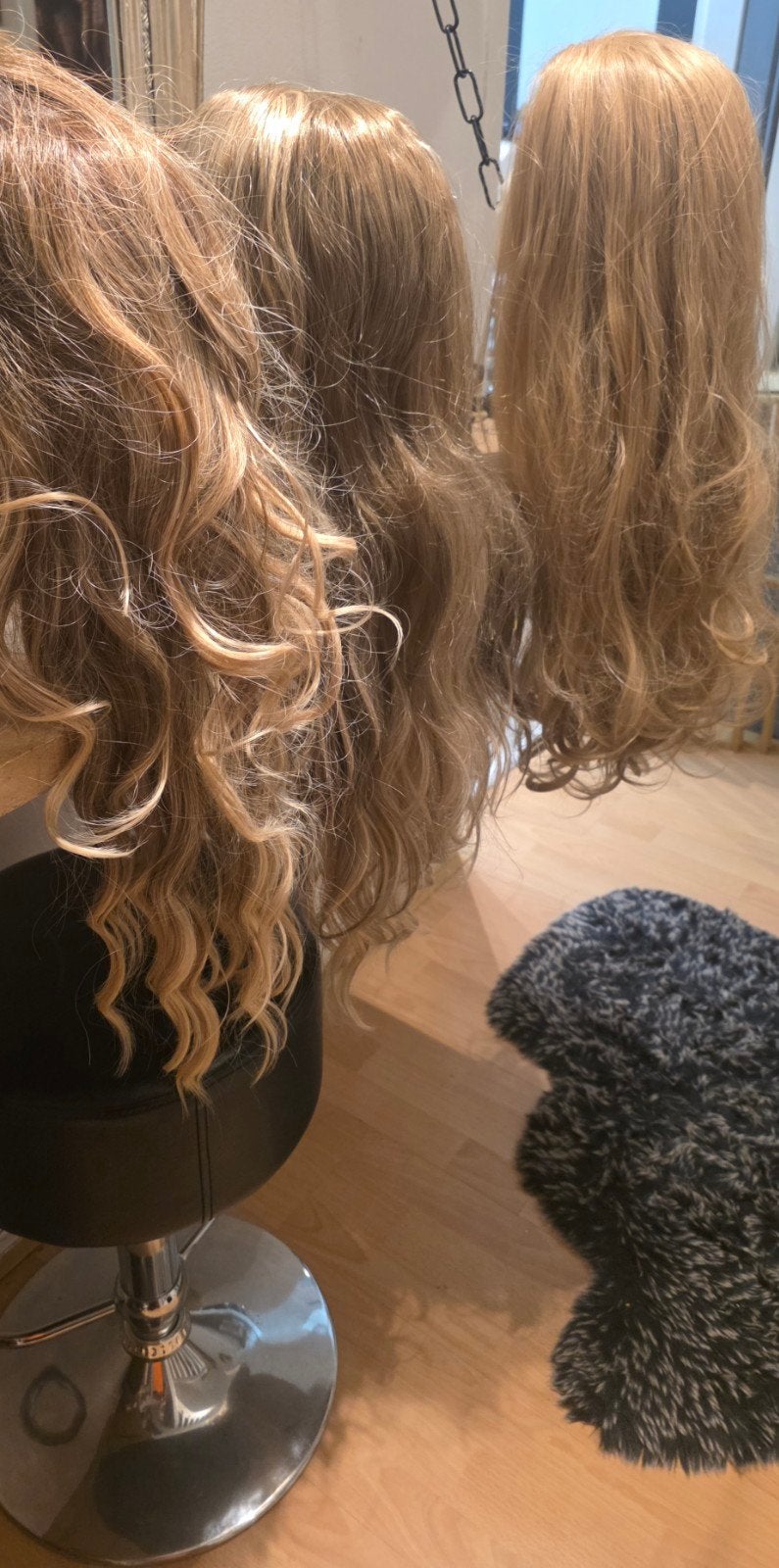 Lange blonde pruiken met krullen, Ophalen of Verzenden, Nieuw, Pruik of Haarverlenging