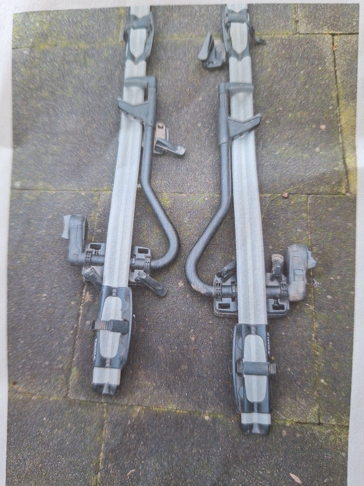 set van 2  Thule ProRide 591 Dakdragers, Auto diversen, Fietsendragers, Ophalen, 2 fietsen, Zo goed als nieuw, Dakdrager