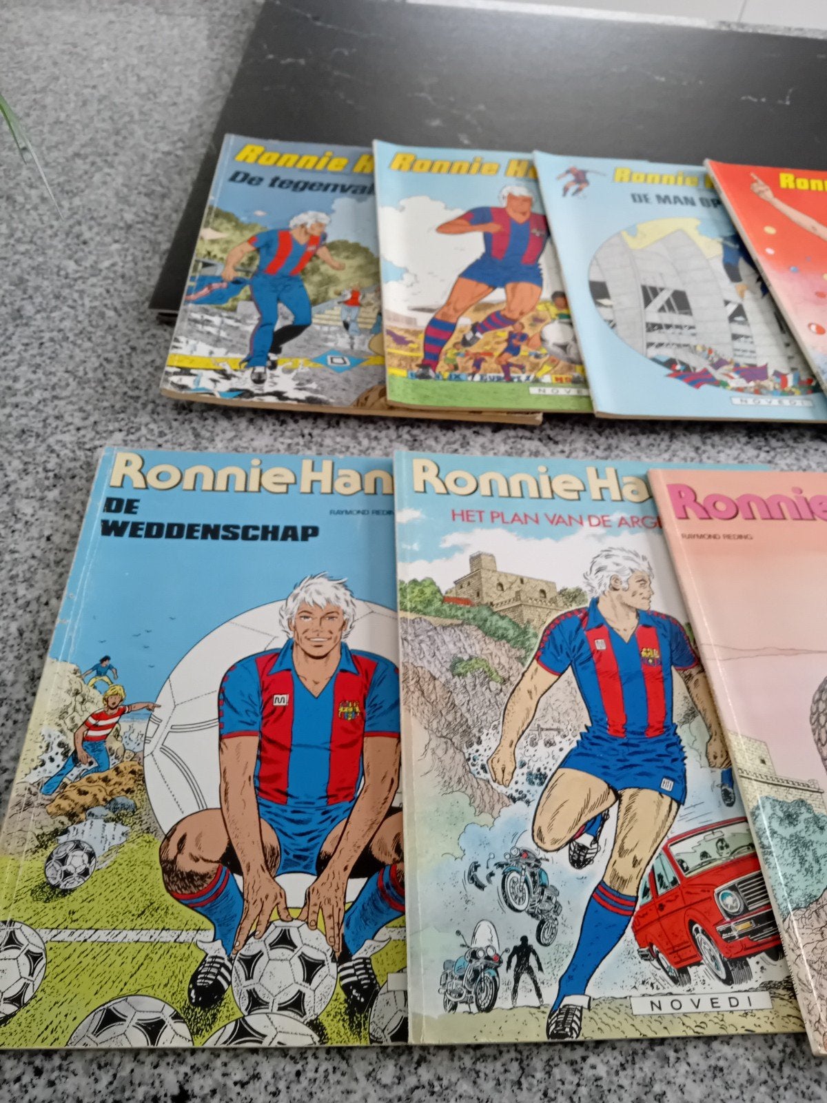 10 Ronnie Hansen voetbal stripboeken, Meerdere stripboeken, Ophalen, Zo goed als nieuw
