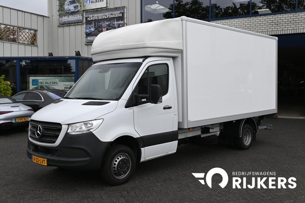 Mercedes-Benz Sprinter 515 CDI L3 Bakwagen met laadklep MBUX, Auto's, Bestelauto's, Achterwielaandrijving, Gebruikt, Euro 6, 4 cilinders