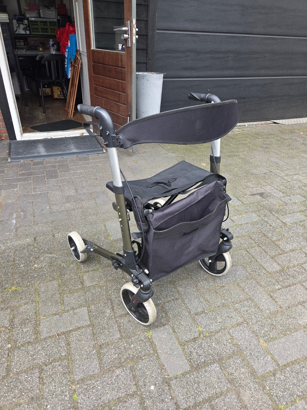 Lichtgewicht rollator, Ophalen, Lichtgewicht, Zo goed als nieuw