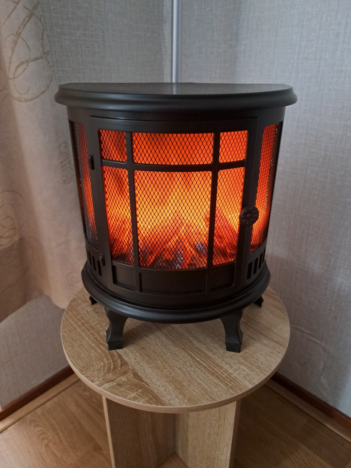 Decoratief imitatie sfeerhaardje met realistisch vlameffect., Ophalen, Zo goed als nieuw, Zwart