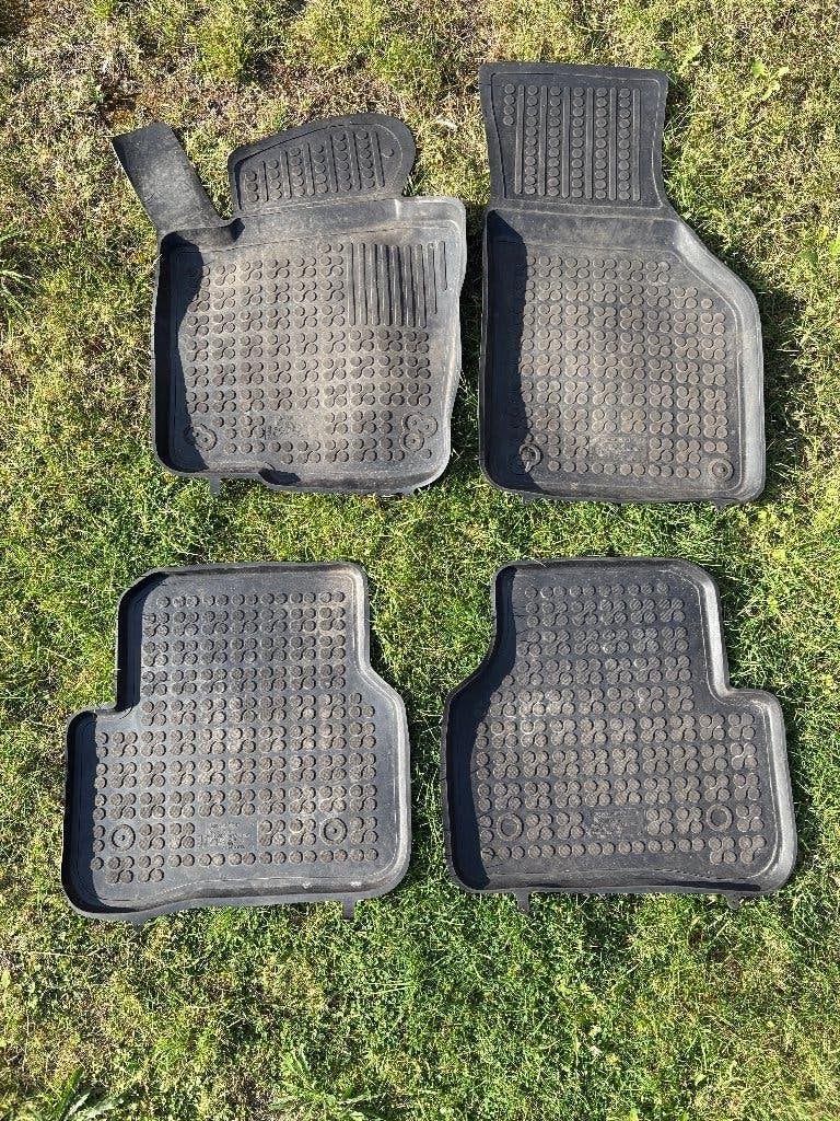 Wintermatten set VW Tiguan 2007-2015, Ophalen, Gebruikt