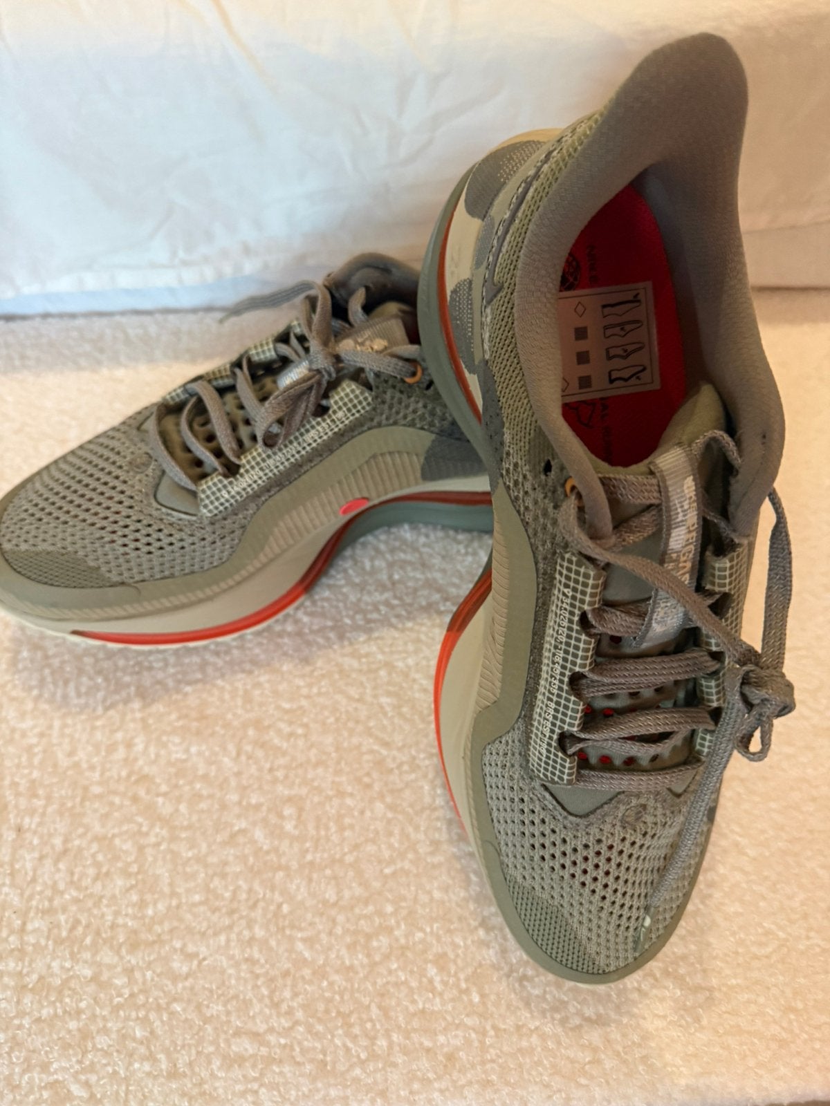 Nike Pegasus Olive maat 41, Ophalen of Verzenden, Nieuw, Overige kleuren