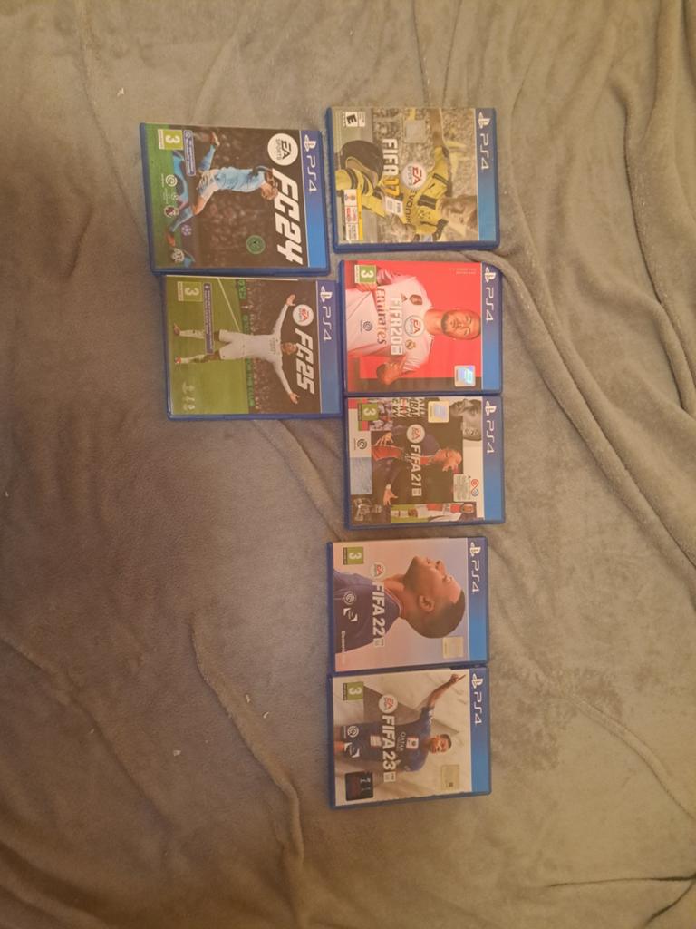 7 PS4 Spellen: FIFA/FC Collectie - Zo goed als nieuw, Online, Shooter, Ophalen of Verzenden, Zo goed als nieuw