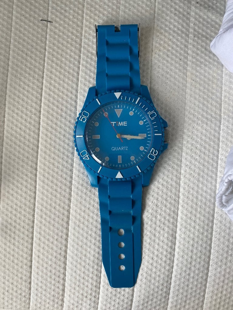 Mega horloge batterij, Ophalen of Verzenden, Zo goed als nieuw, Analoog, Wandklok