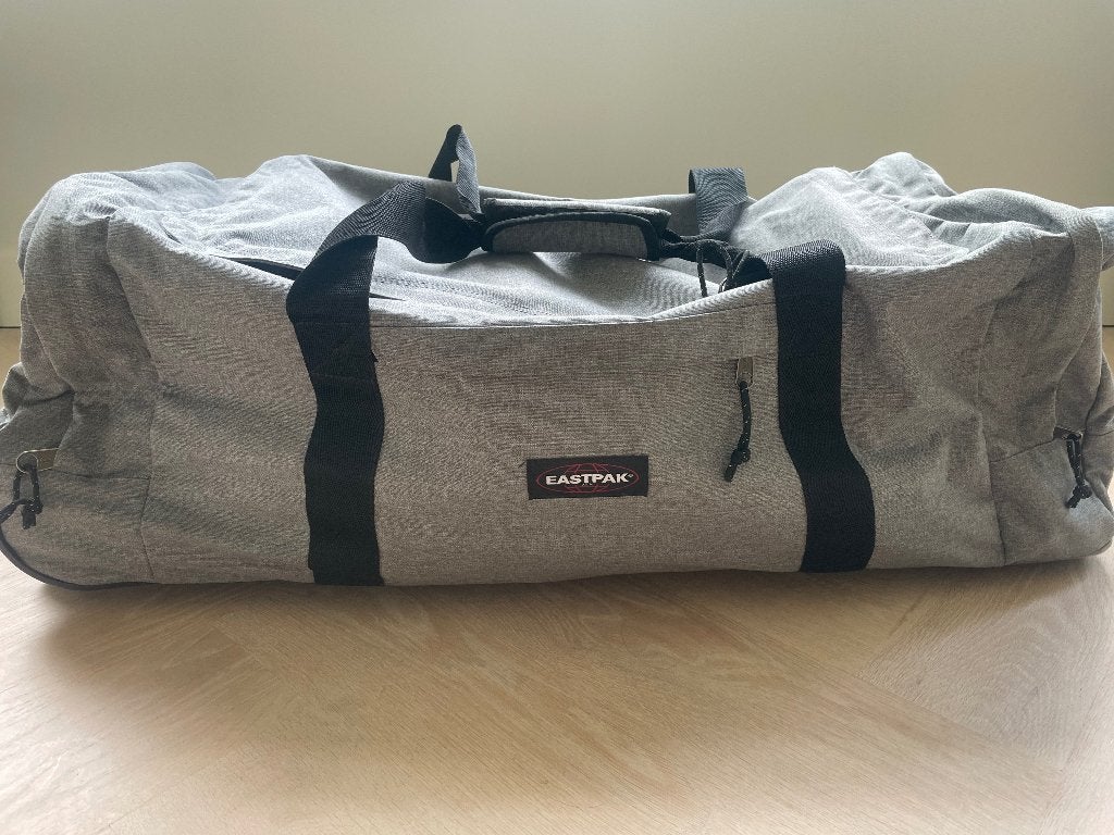 Grote grijze "Eastpak" reistas met wielen en handvat, Ophalen, 80 cm of meer, Zo goed als nieuw, Grijs
