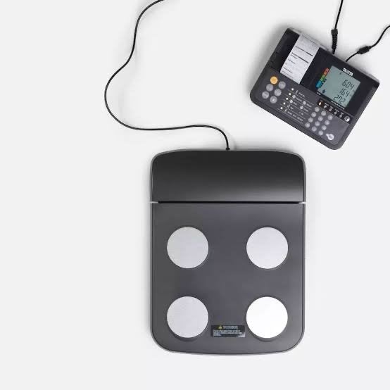 Tanita DC-360 Body Composition Analyzer - Professionele Weeg, Ophalen, 100 kg of meer, Personenweegschaal, Fijner dan 1 gram