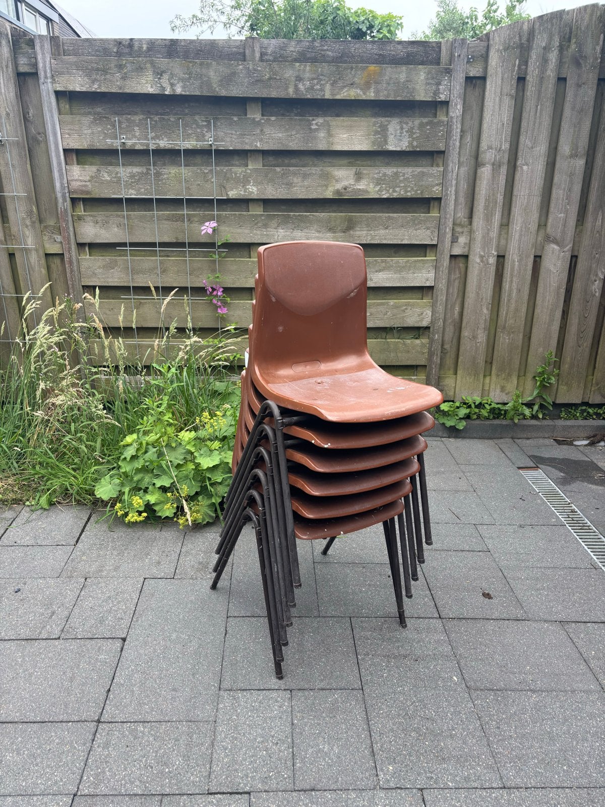 Klusstoelen/kantine/keet stoelen, Huis en Inrichting, Stoelen, Gebruikt, Vijf, Zes of meer stoelen, Kunststof, Bruin, Ophalen