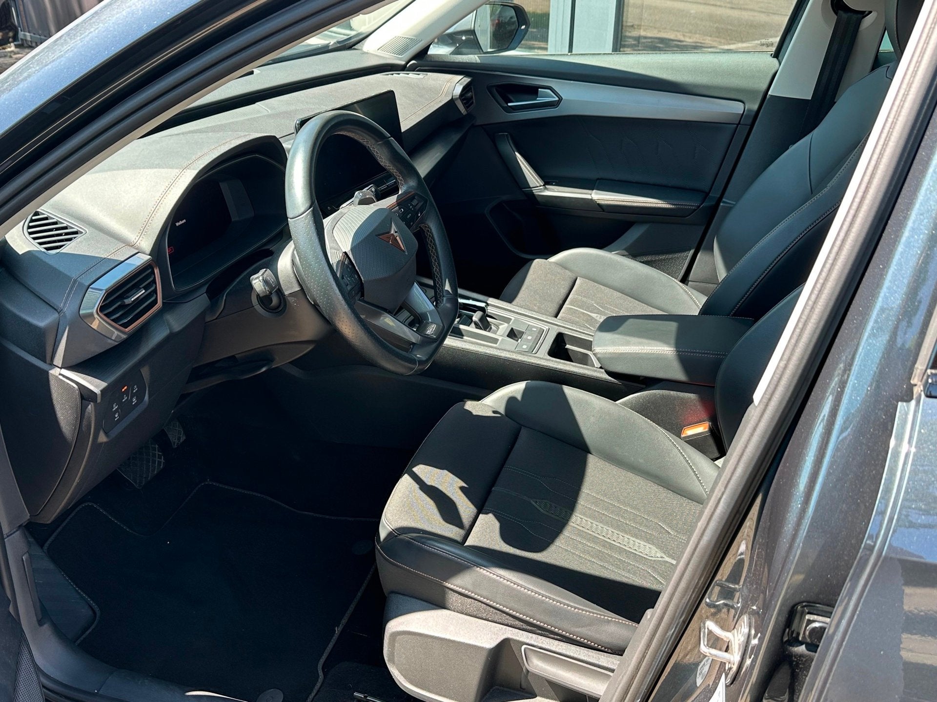 Cupra Formentor 1.4 e-Hybrid PHEV 204PK Carplay/ Camera / Ha, Auto's, Gebruikt, 4 cilinders, Formentor, Leder en Stof