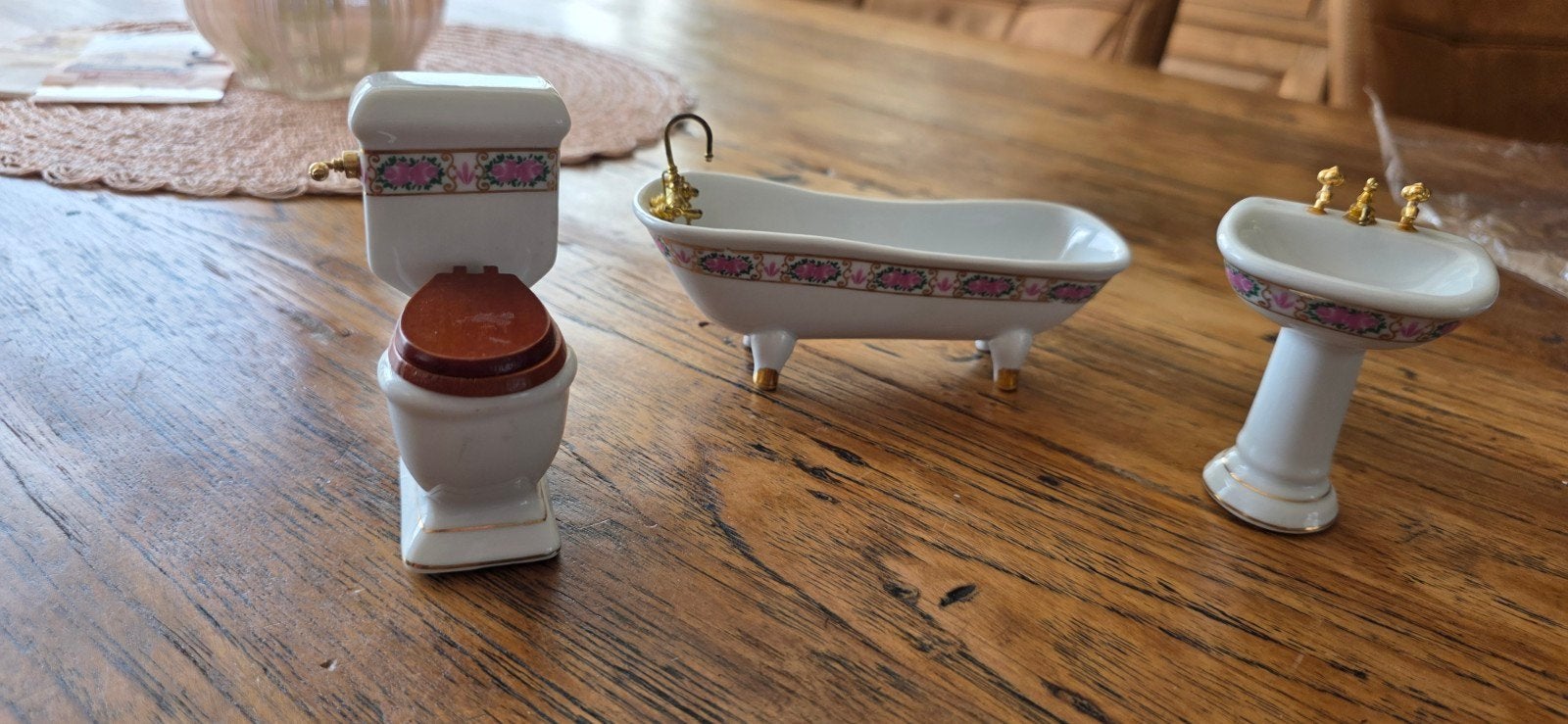 Miniatuur badkamerset: toilet, bad en wastafel victoriaans, Verzamelen, Ophalen of Verzenden, Zo goed als nieuw