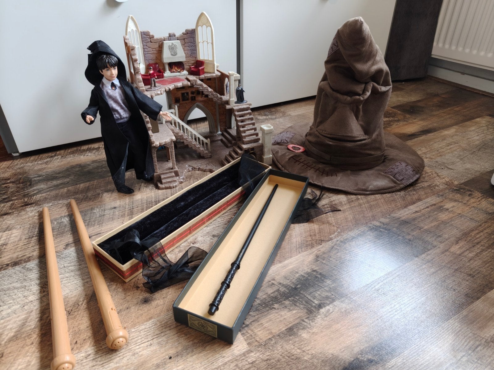 Harry Potter speelset met toverstokken en sorteerhoed, Ophalen of Verzenden, Zo goed als nieuw