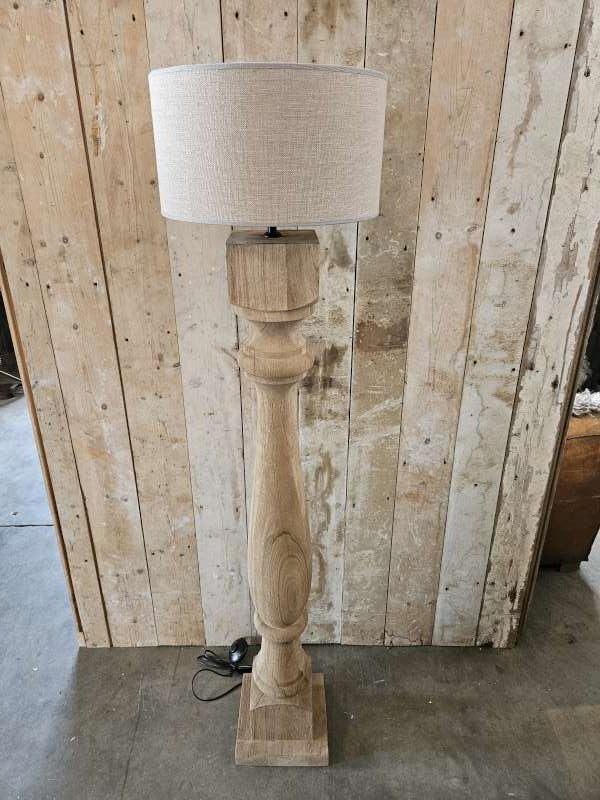 balusterlamp,lampenvoet ``WOONWINKEL RUSTIEK``, Huis en Inrichting, Lampen | Vloerlampen, Nieuw, 100 tot 150 cm, Hout, Ophalen of Verzenden