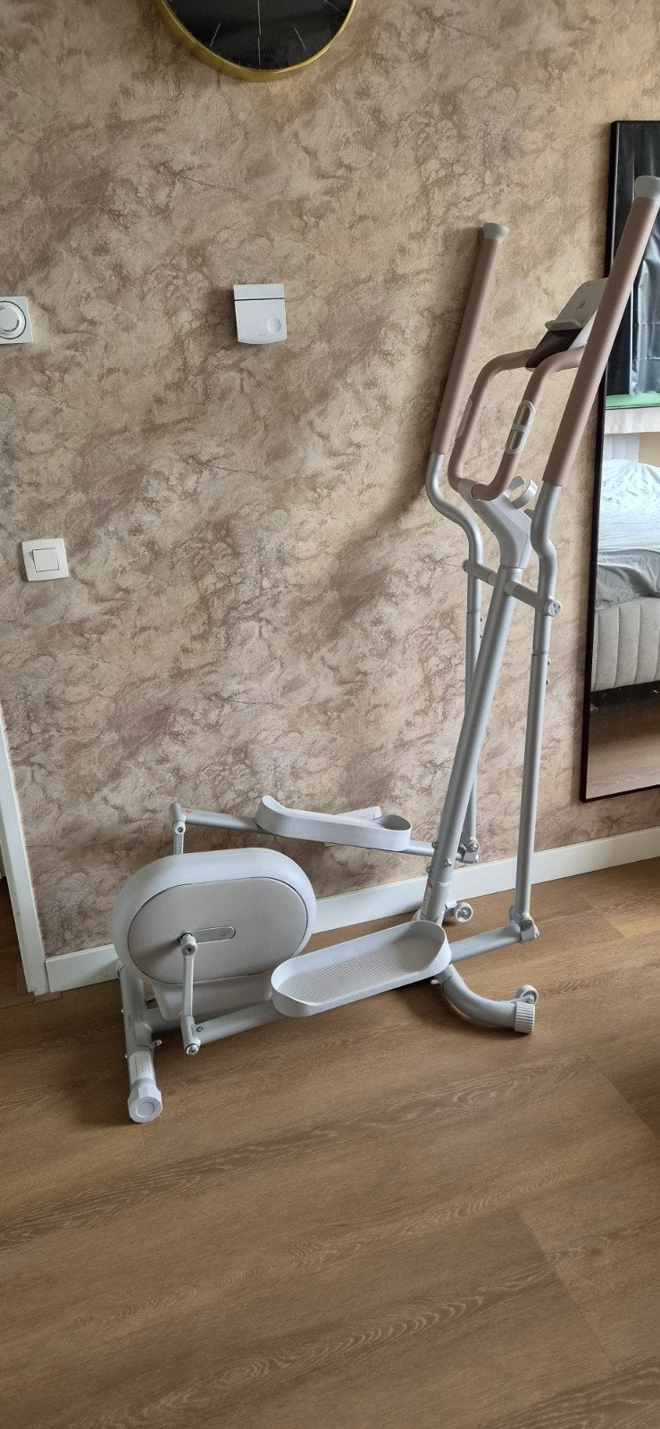 Crosstrainer initial elliptical 300 zelfaandrijvend, Ophalen, Buik, Aluminium, Zo goed als nieuw