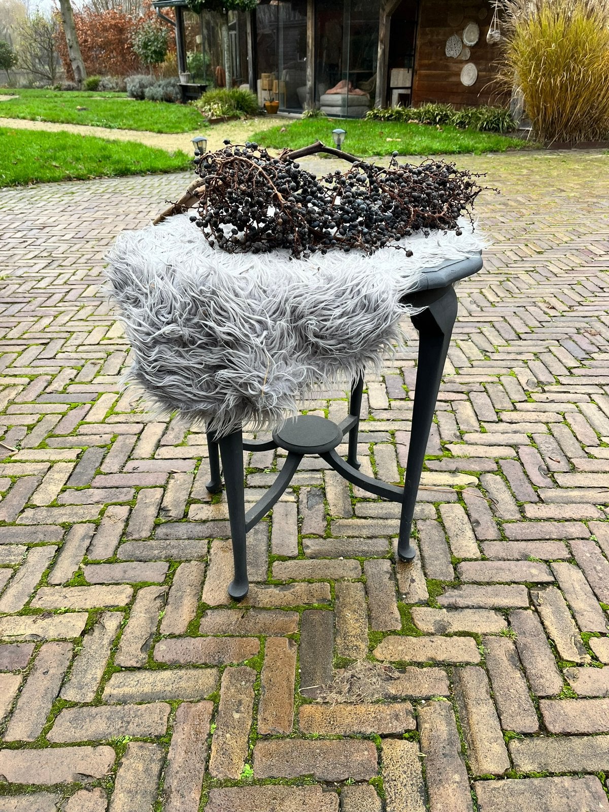 Leuk brocant tafeltje, Huis en Inrichting, Tafels | Bijzettafels, Ophalen, Rond, Minder dan 55 cm