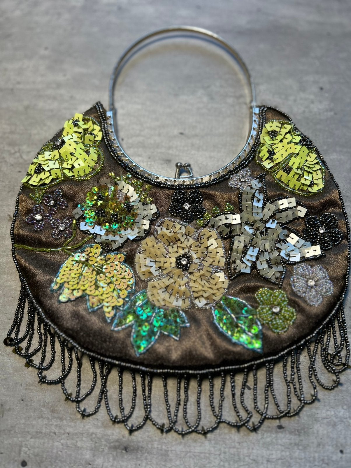 Mooie vintage tas met applicaties hamdgemaakt kraal, Antiek en Kunst, Ophalen of Verzenden