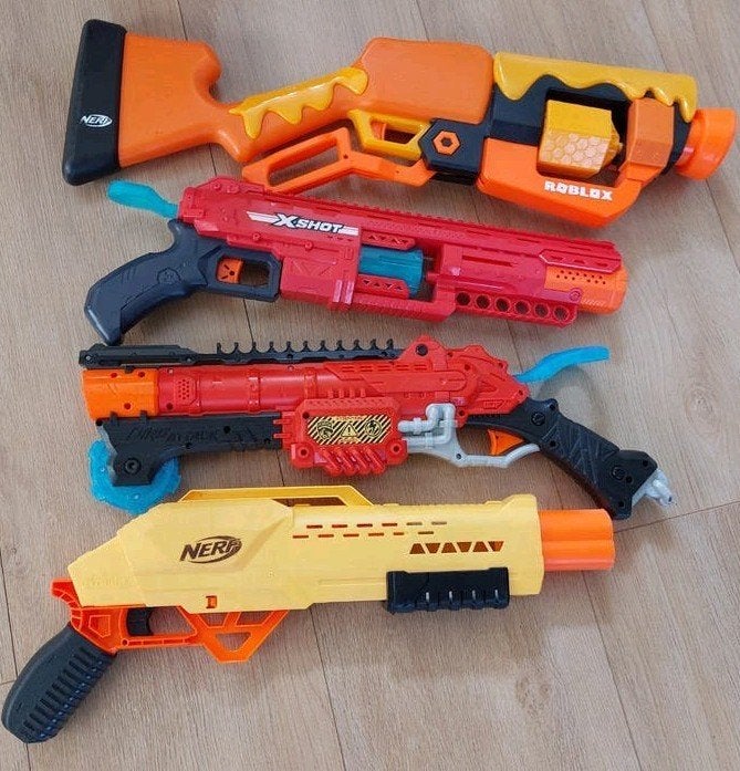 4x pijltjespistool, nerf, roblox en xshot, Ophalen, Zo goed als nieuw