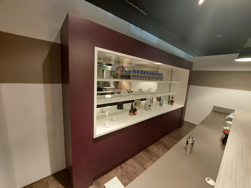 Luxe horecabar met spiegelachterwand (SHOWROOMMODEL), Zakelijke goederen, Ophalen, Nieuw zonder verpakking, Barinrichting