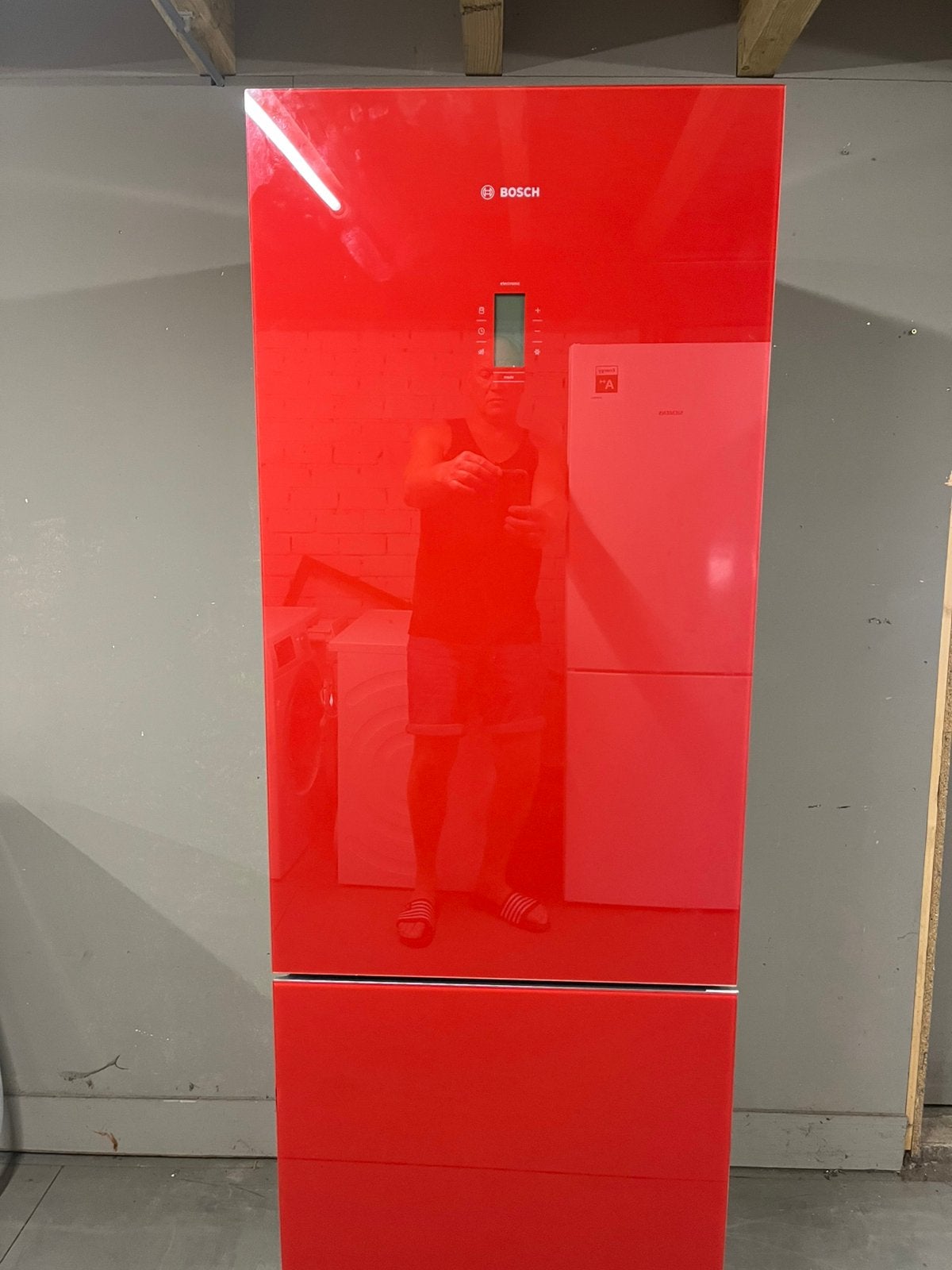 koopje uniek rood Bosch koelvriescombinatie, no frost , 275€, Ophalen, 200 liter of meer, 60 cm of meer, Met aparte vriezer