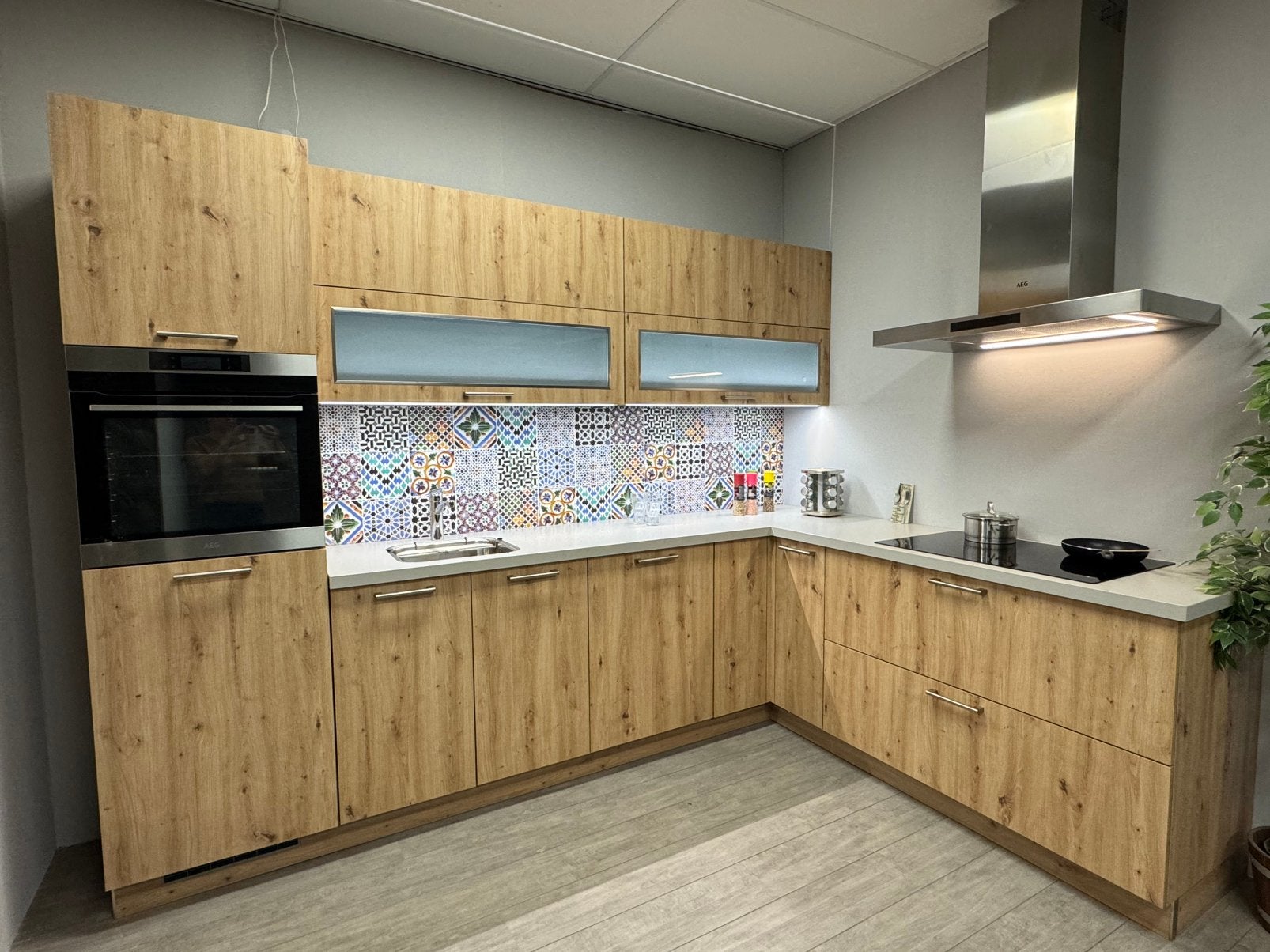 Luxe Duite showroom keuken met composiet werkblad, Huis en Inrichting, Keuken | Complete keukens, Ophalen, Overige kleuren, Hoekkeuken