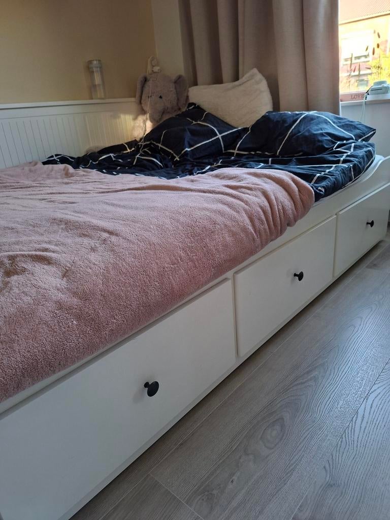 Ikea Hemnes bedbank uitschuifbaar met 3 lades en matrassen, Huis en Inrichting, Slaapkamer | Bedden, Ophalen, Verstelbaar, Tweepersoons