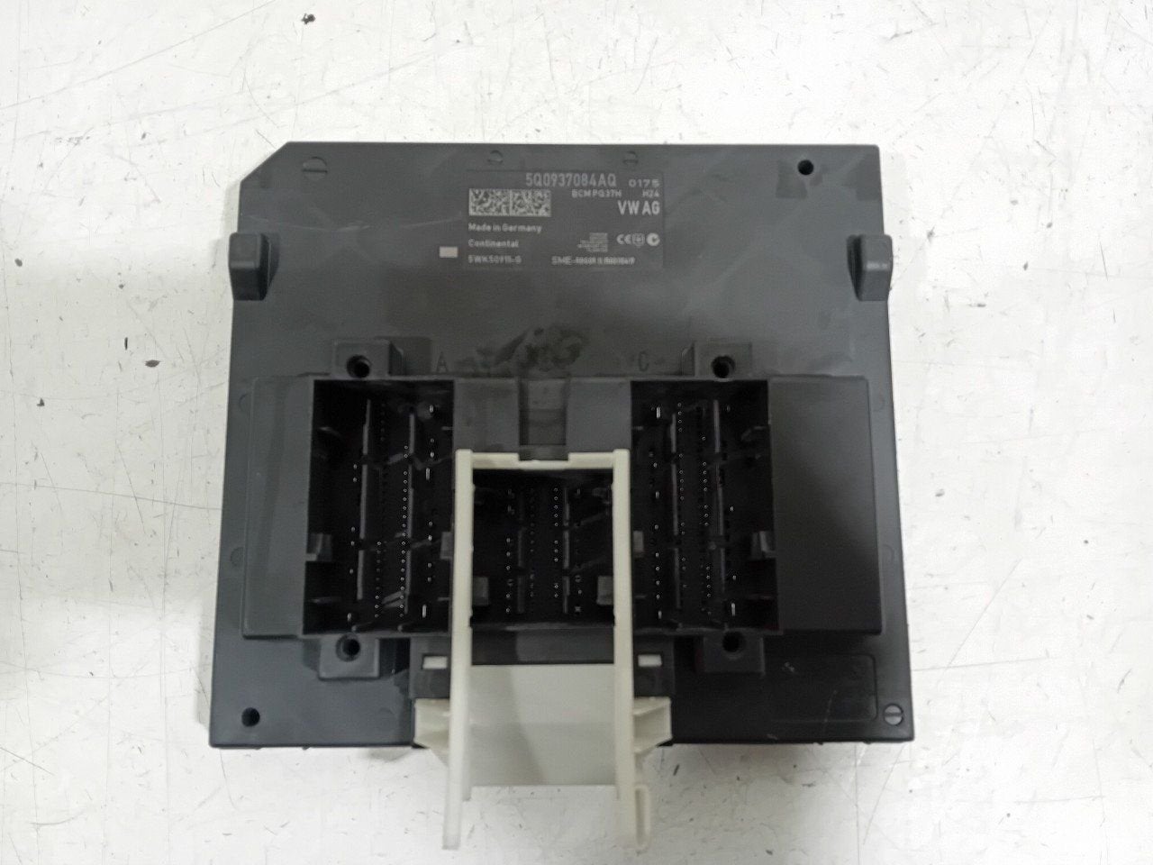 Computer body control Volkswagen Golf, Onderdelen@venauto.nl, Van der Ven Autorecycling B.V., Gebruikt, Ettenseweg 76, 4706 PB Roosendaal, The Netherlands