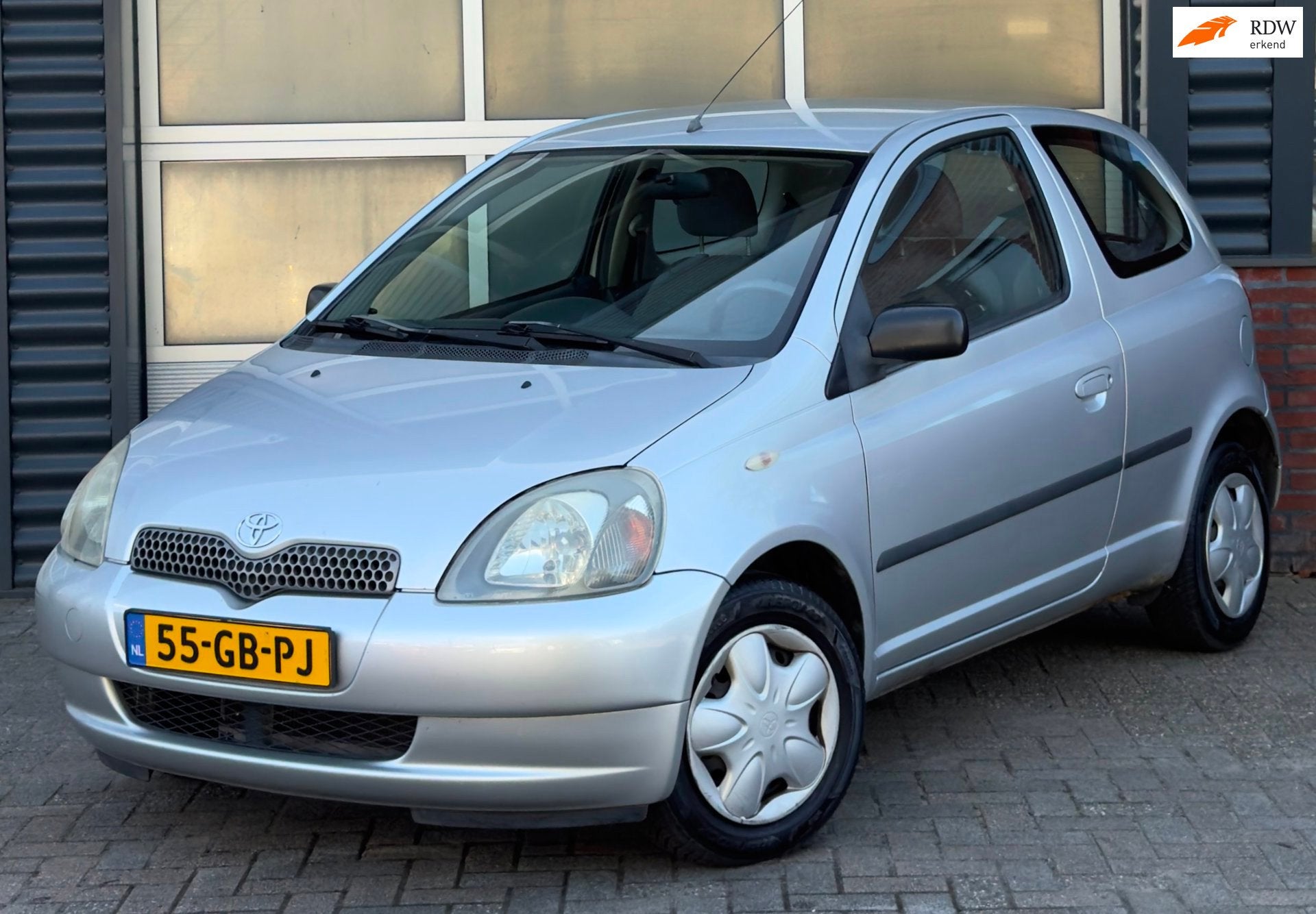 Toyota Yaris 1.3 | APK t/m 01-08-2027 | 149.450 km | 2 Sleut, Auto's, Voorwielaandrijving, 1299 cc, 86 pk, Gebruikt