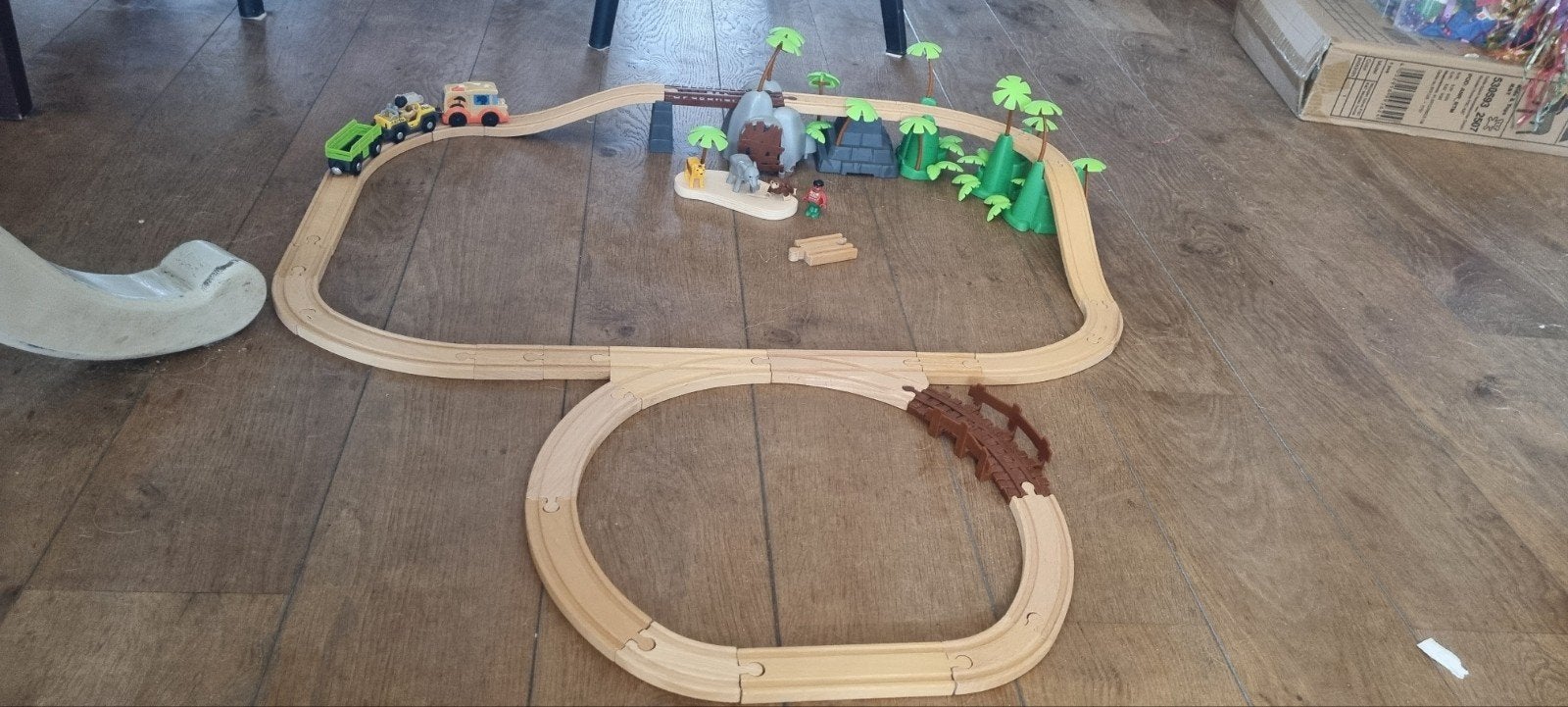 Leuke houten treinbaan met jungle thema, Ophalen of Verzenden, Gebruikt