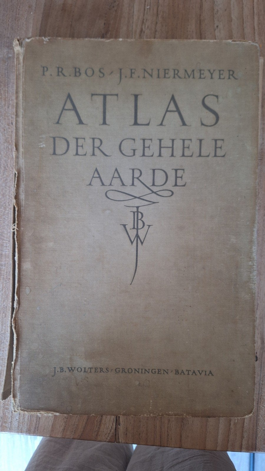 Bos-Niermeyer Schoolatlas der Gehele Aarde 1947, Boeken, Gelezen, Bosatlas, Ophalen of Verzenden, P.R. Bos, J.F. Niermeyer, P. Eibergen